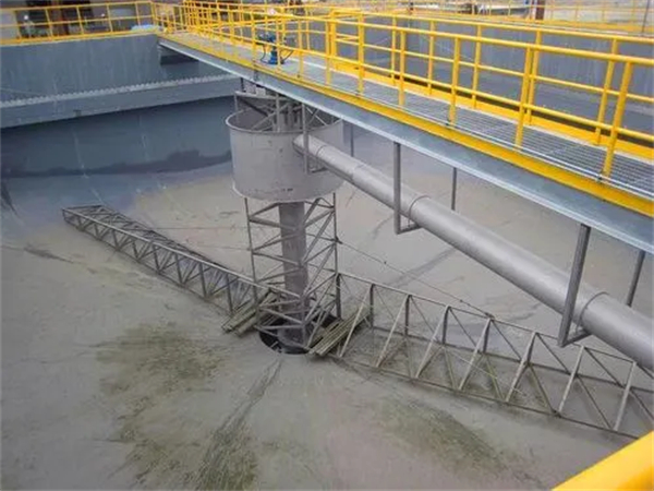 中心传动刮泥机